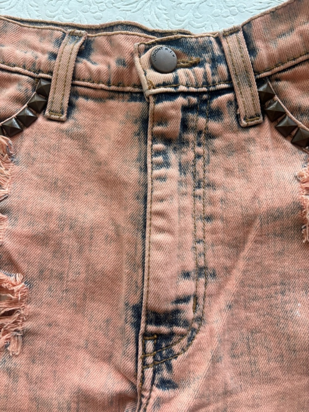 Vibrant M.I.U. Coral Distressed High-Rise Denim Shorts, Size Small - Picture 6 of 13